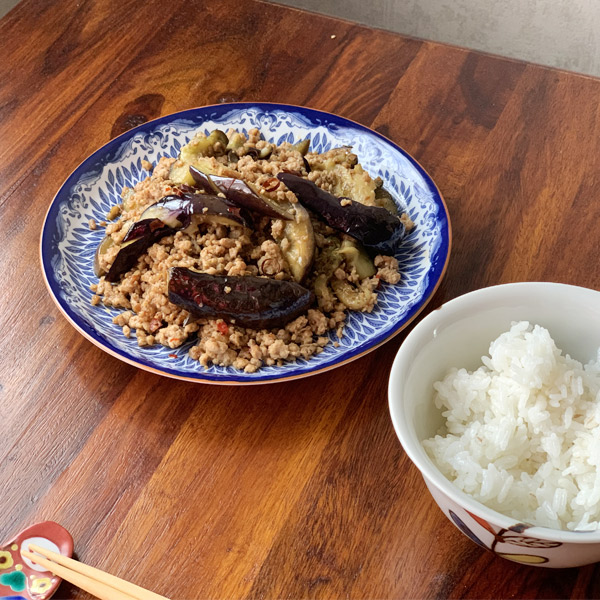 夏のアジア料理には、この器