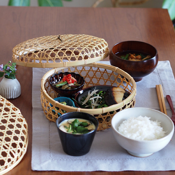 「目で食す」。食卓を豊かに演出する竹かごです。