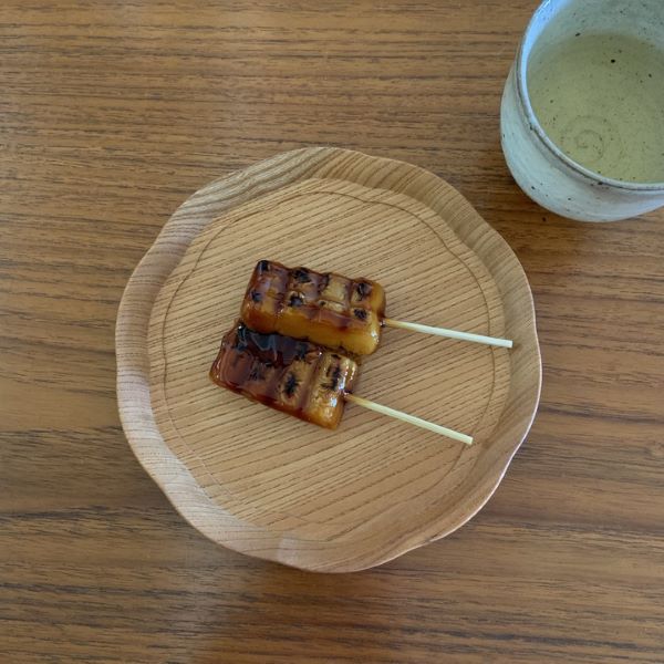 手土産菓子が映える輪花盆