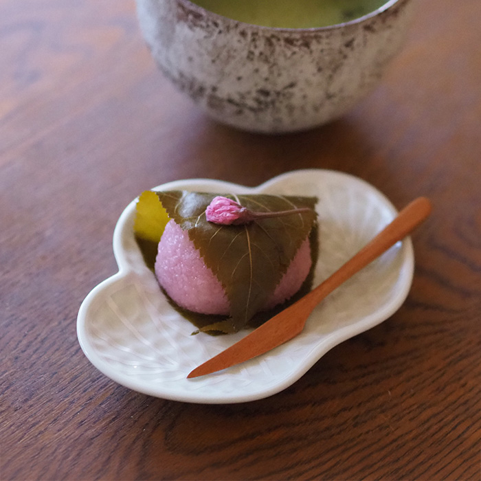 出番は1年中!松葉形の器