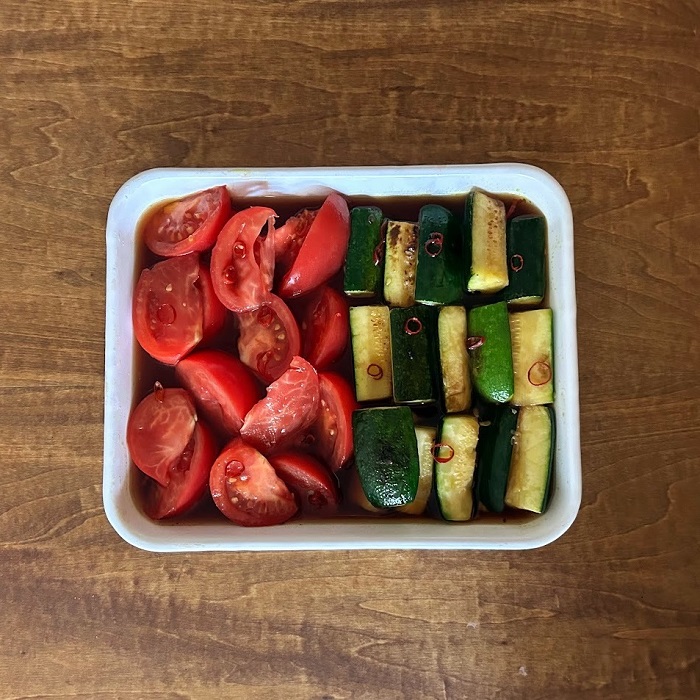 そのまま食卓にも出せる琺瑯バット