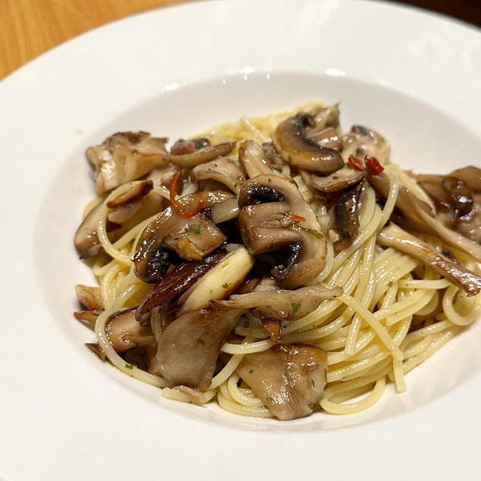 きのこの旨味をアルミパンで濃縮