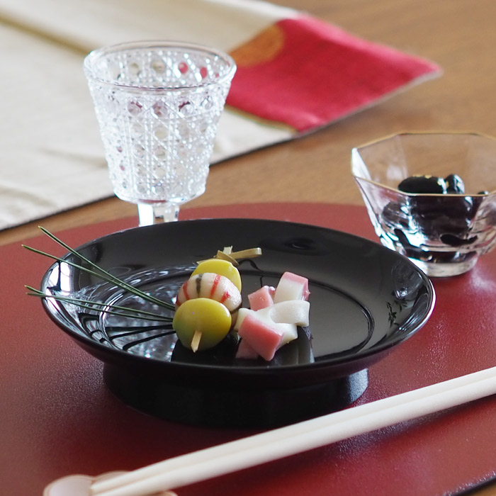 椿皿　4.5寸　黒【CP】