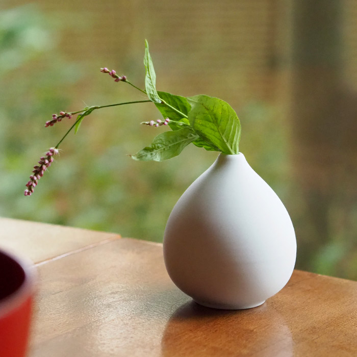 しつらい　花活　蕾