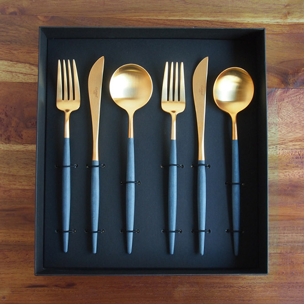 クチポール ゴア・ブルー マットゴールド ディナーセット 6PCS / Cutipol GOA-BlueMattGold