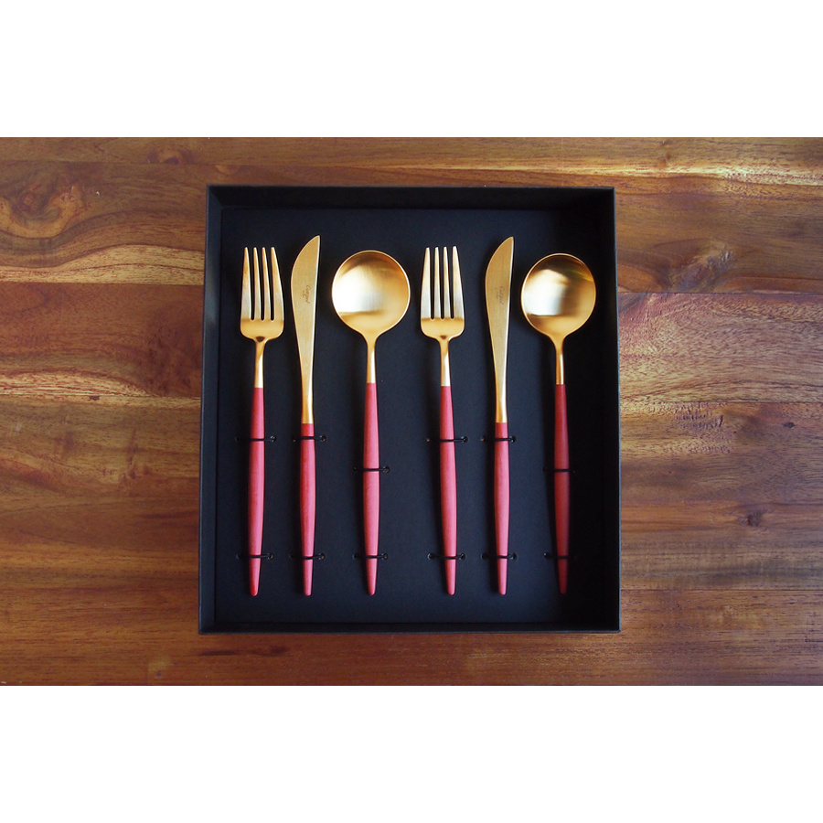 クチポール ゴア・レッド マットゴールド ディナーセット 6PCS / Cutipol GOA-RedMattGold