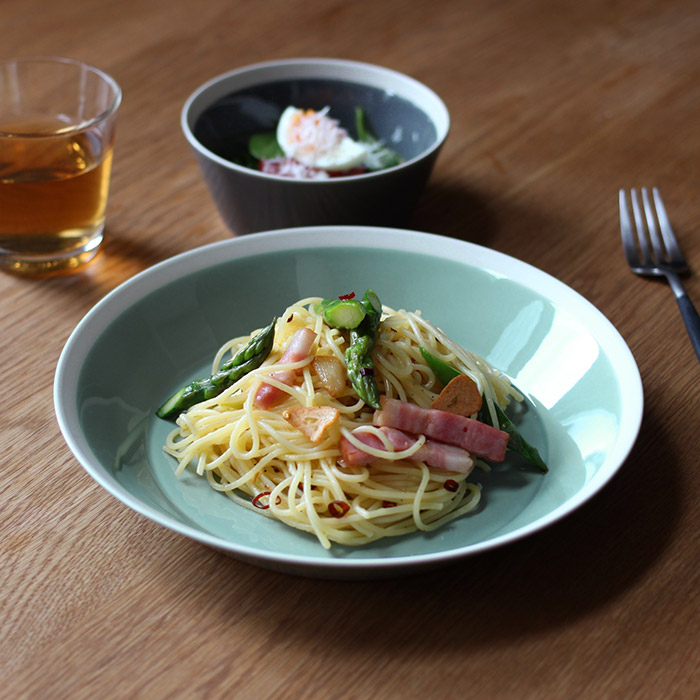 yumiko　iihoshi　porcelain　×　木村硝子店　dishes　230　plate　pistachio green　/　ディシィーズ　ピスタチオグリーン