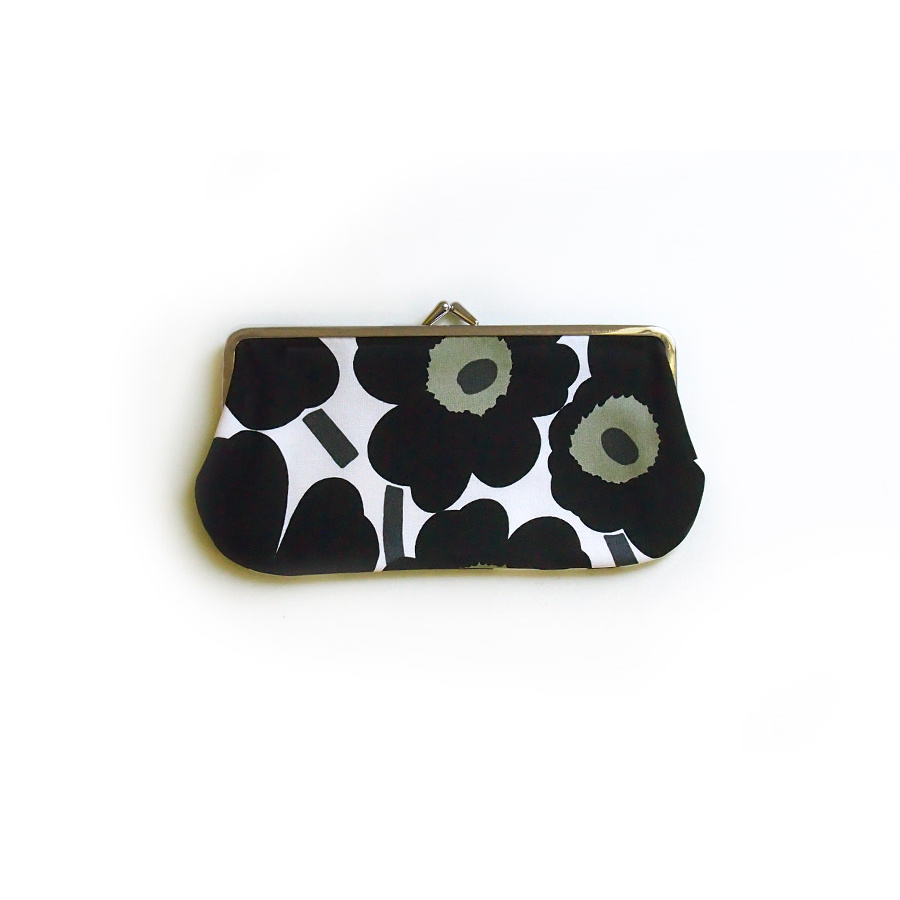 【取扱終了0912】【決算SALE】マリメッコ がま口ポーチ 19×9cm ミニ・ウニッコ ブラック / marimekko Mini-Unikko