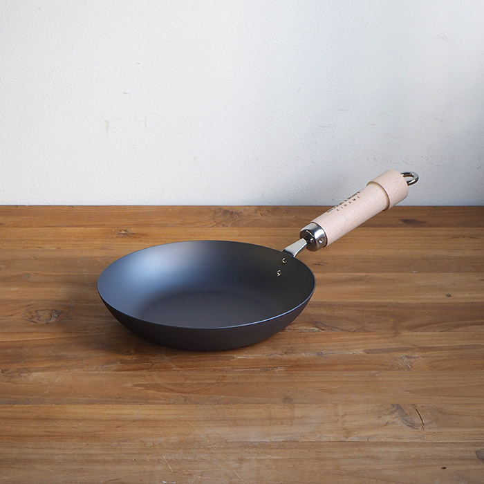 RIVER LIGHT/リバーライト 極 JAPAN フライパン 20cm IH対応 | 食器と料理道具の専門店「プロキッチン」